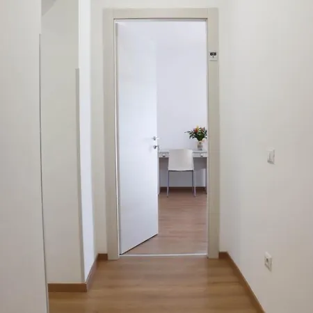 Carlo V *