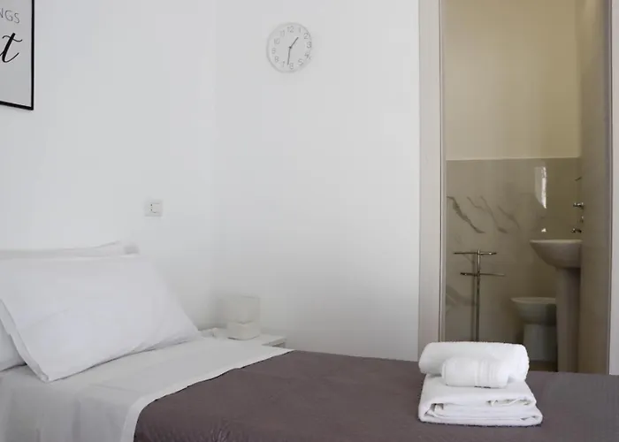 Alojamento de Acomodação e Pequeno-almoço Carlo V Crotone