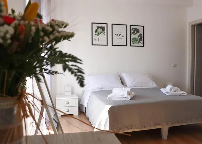 Alojamento de Acomodação e Pequeno-almoço Carlo V Crotone